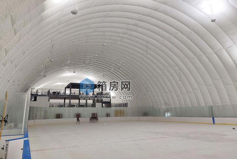 膜結構運動場館